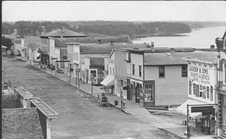 01 Broadway looking south 768x474